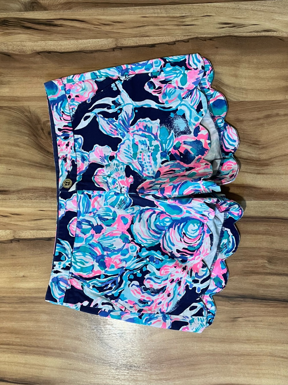 Lilly Pulitzer "The Buttercup" Scalloped Shorts in Caught Up Print - Size 10